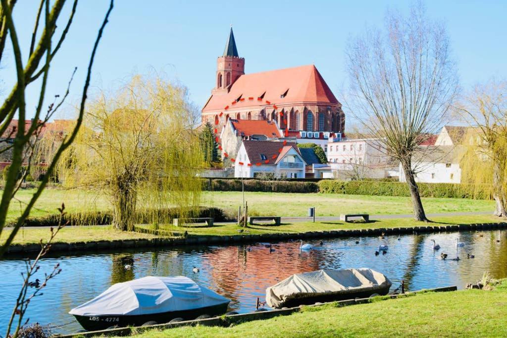 Villa Rumpel Aus Alt Mach Neu Beeskow Exterior photo